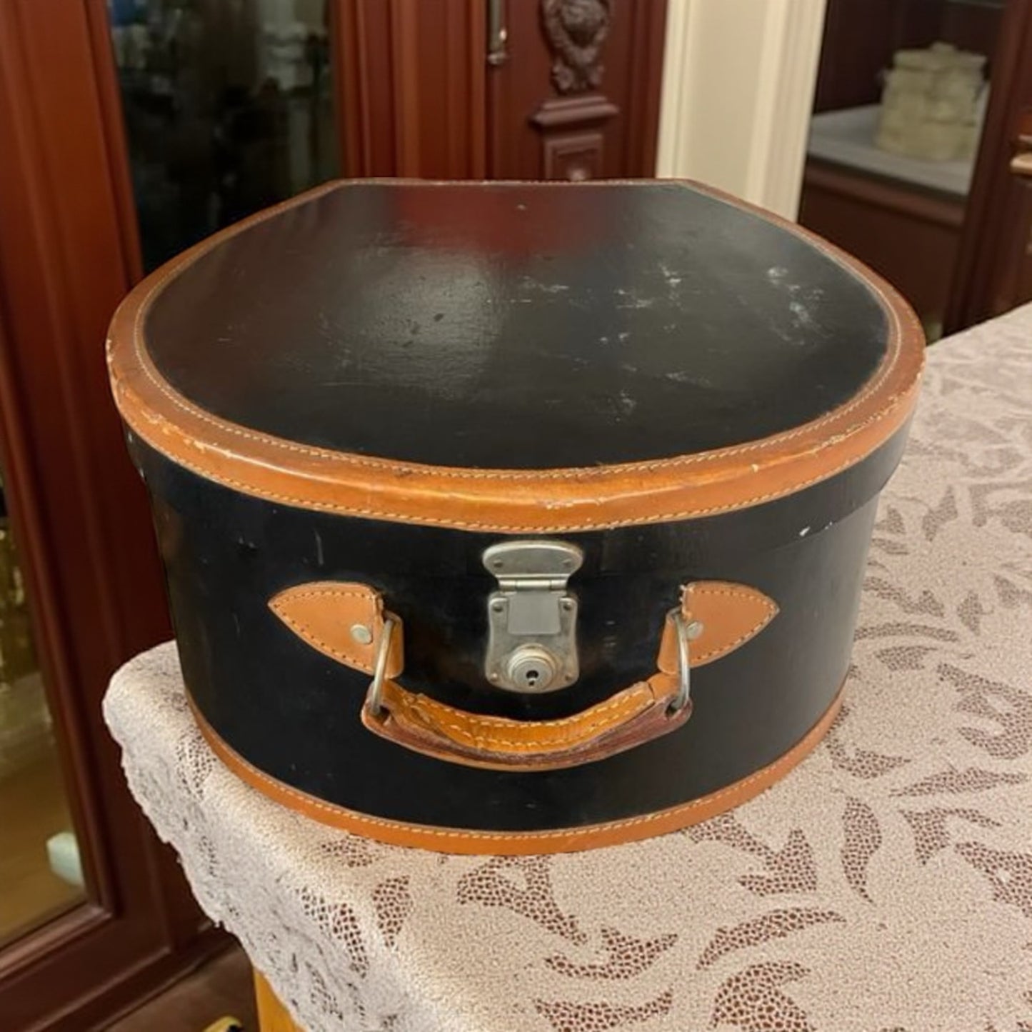 Elegante cappello anni 30 da cerimonia con cappelliera da viaggio originale