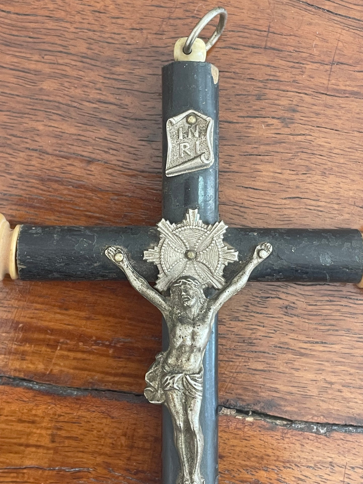 Croce pettorale memento mori fine ‘800 - primo ‘900 con teschio