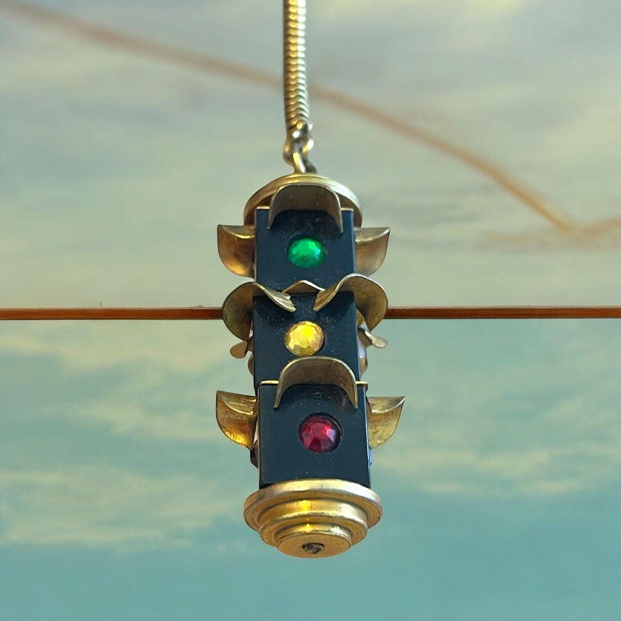 Spilla a semaforo con strass, anni ‘40 - ‘50