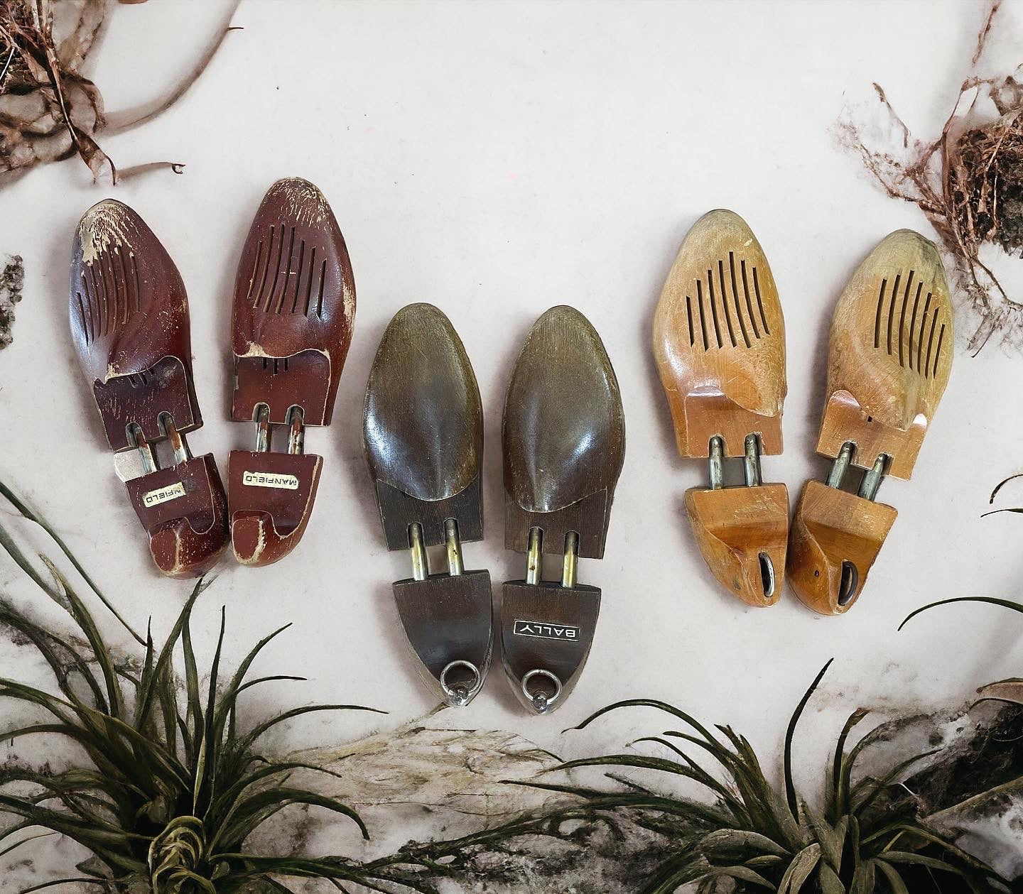 Set antiche forme per scarpe