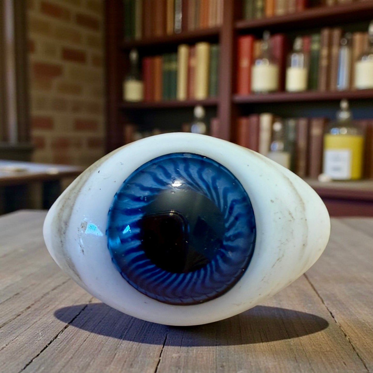 Occhio di vetro modello per protesi oculare medica, fine ‘800 - primo ‘900, blu