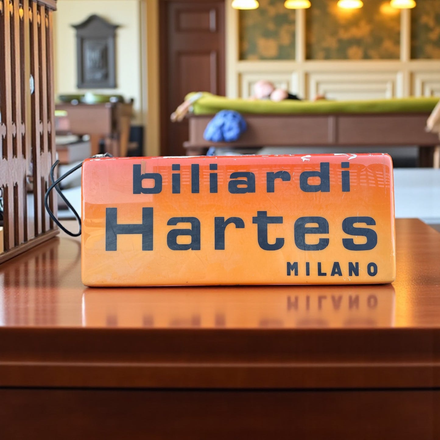 Insegna luminosa neon anni 60 biliardi Hartes Milano