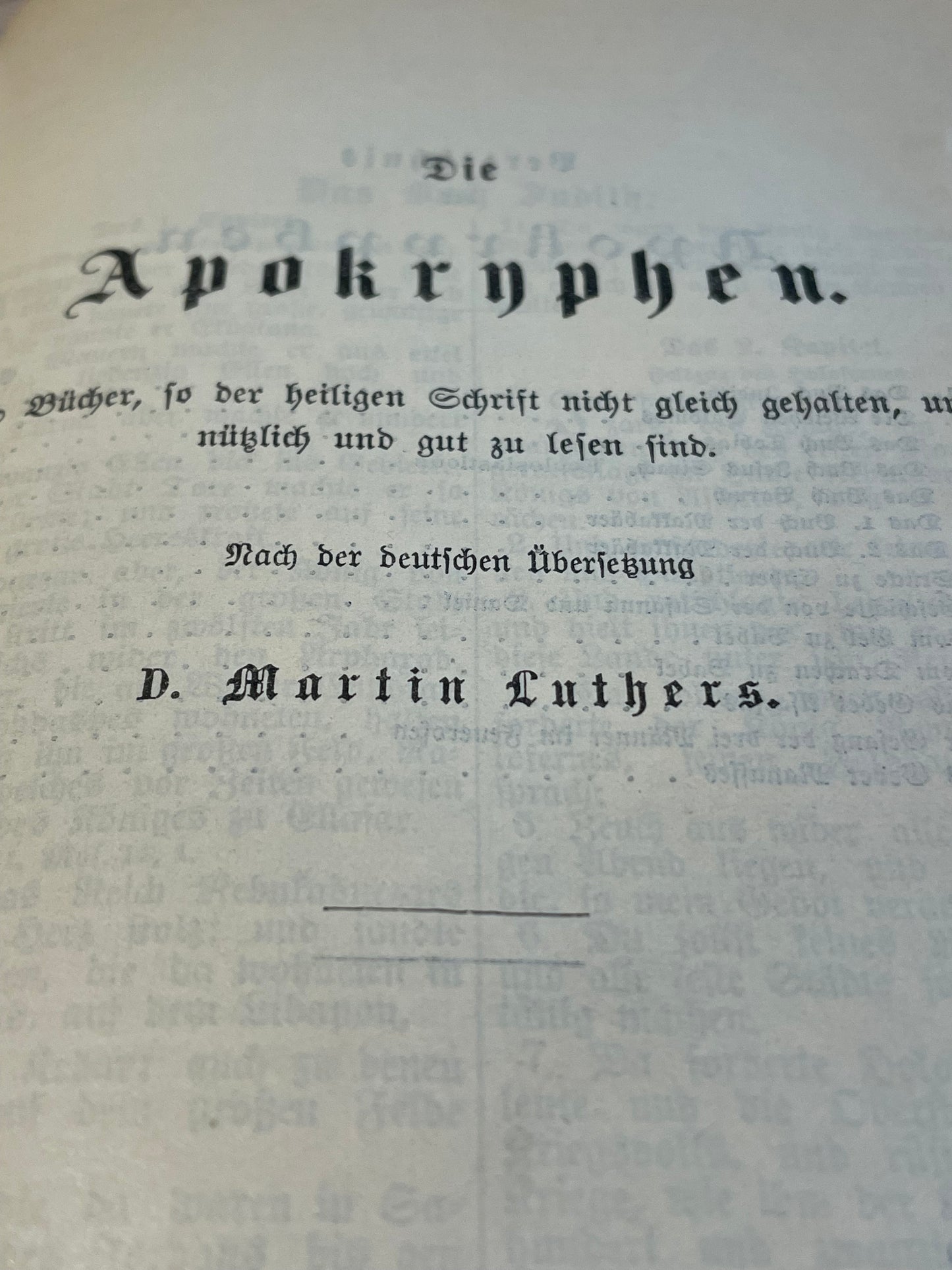 Antica Bibbia luterana del 1904 in caratteri gotici