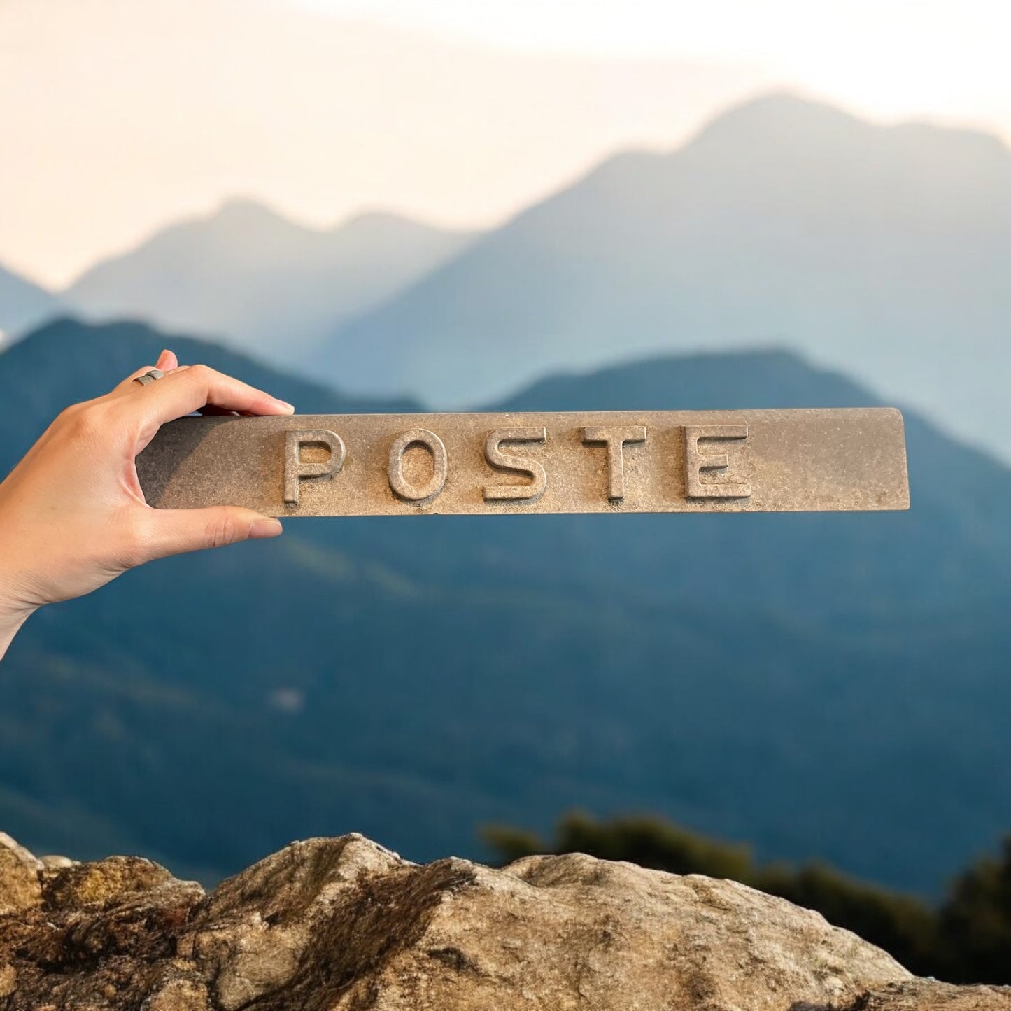Targa da cassetta murale del Ventennio, “Poste” 37 cm