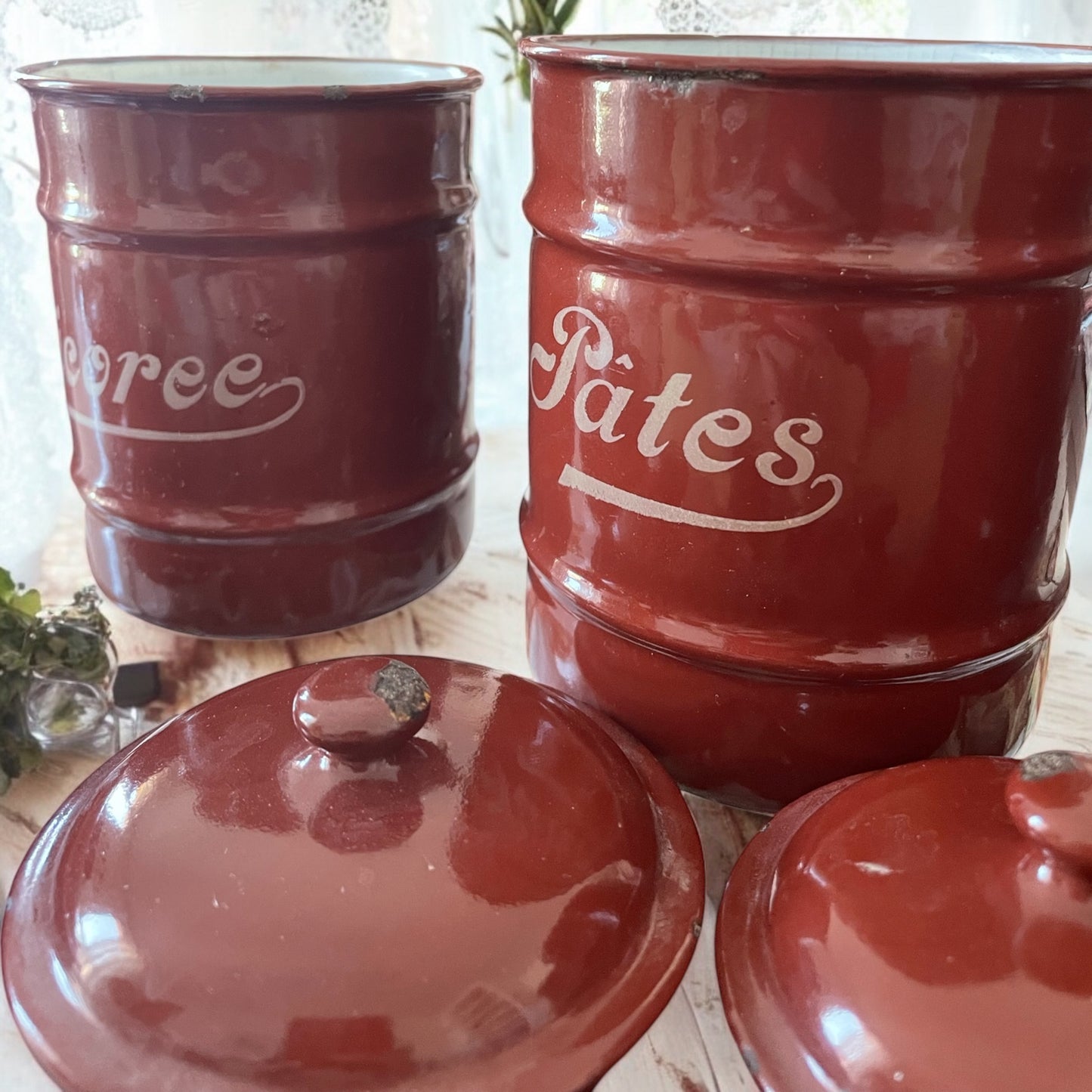 Set barattoli provenzali smaltati Rosso Borgogna anni 40