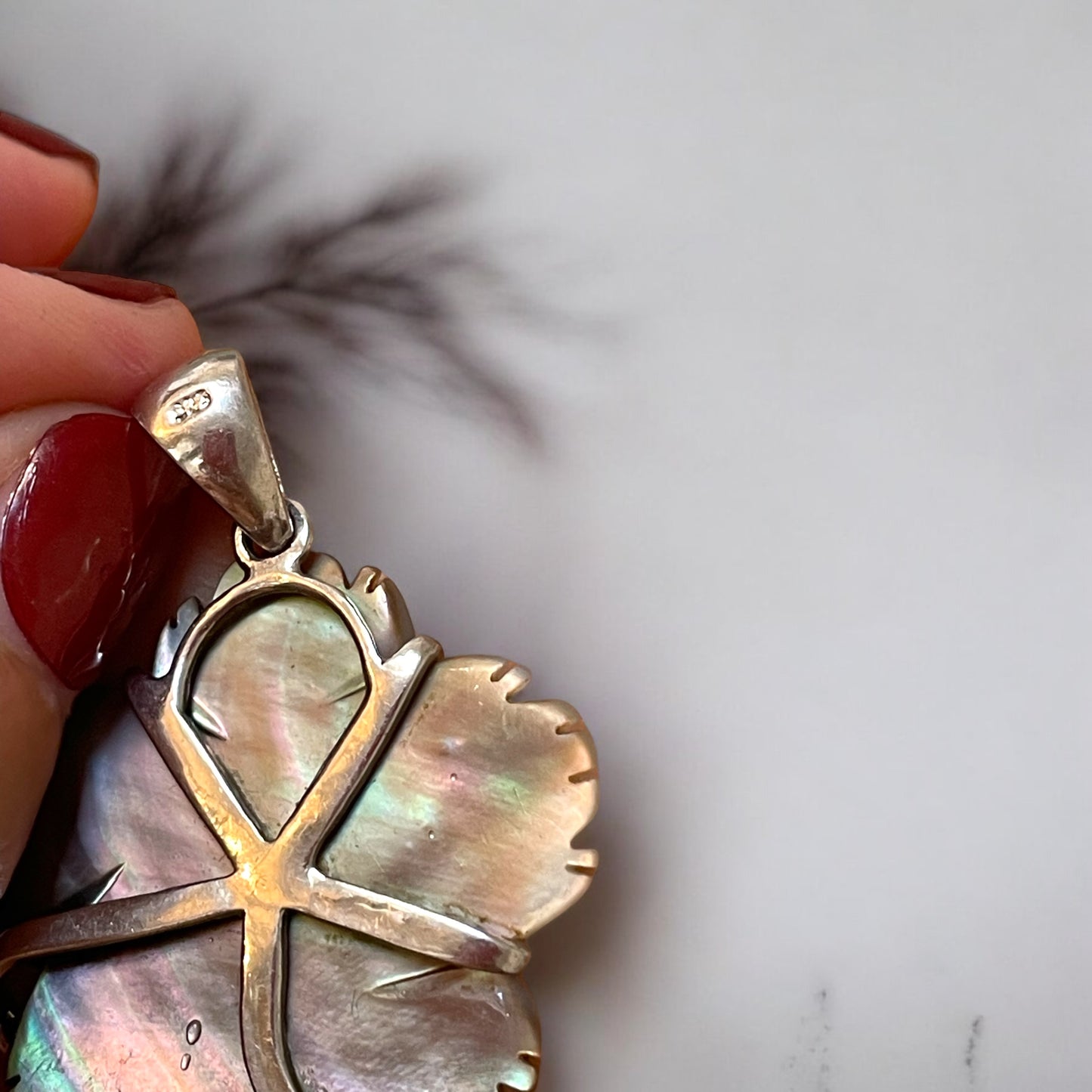 Pendente in argento e madreperla ispirato allo stile Liberty