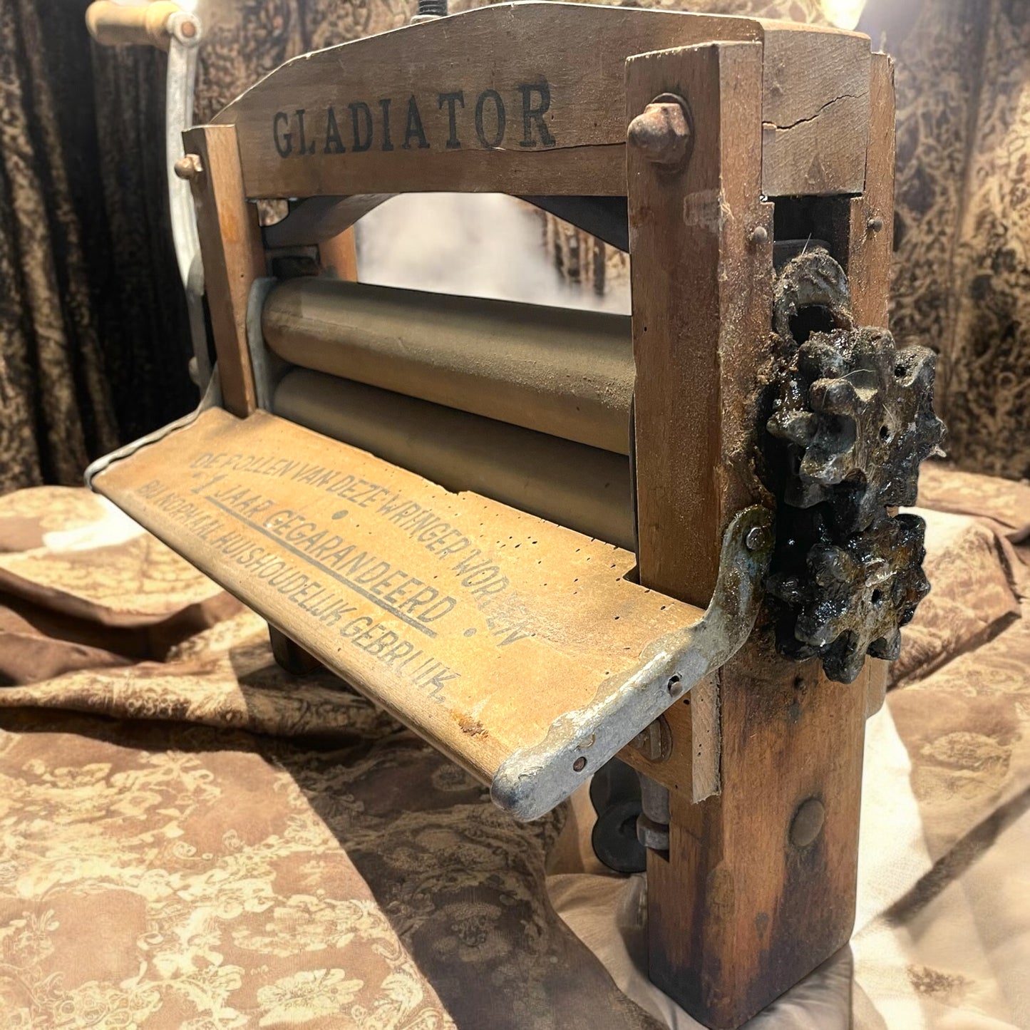 Grande antica strizza panni anni ‘20 Gladiator, funzionante