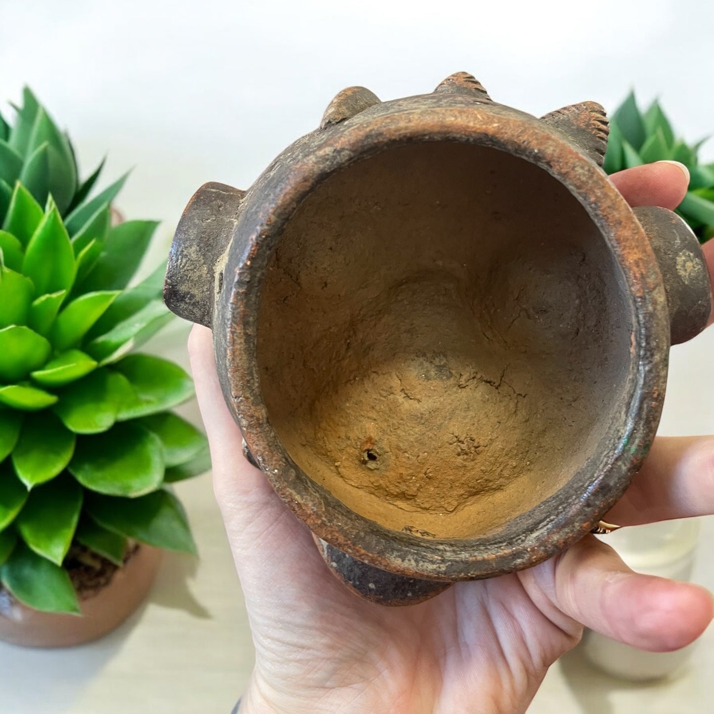 Coppia passaporti tribali, testine in terracotta da indossare, prima metà ‘900