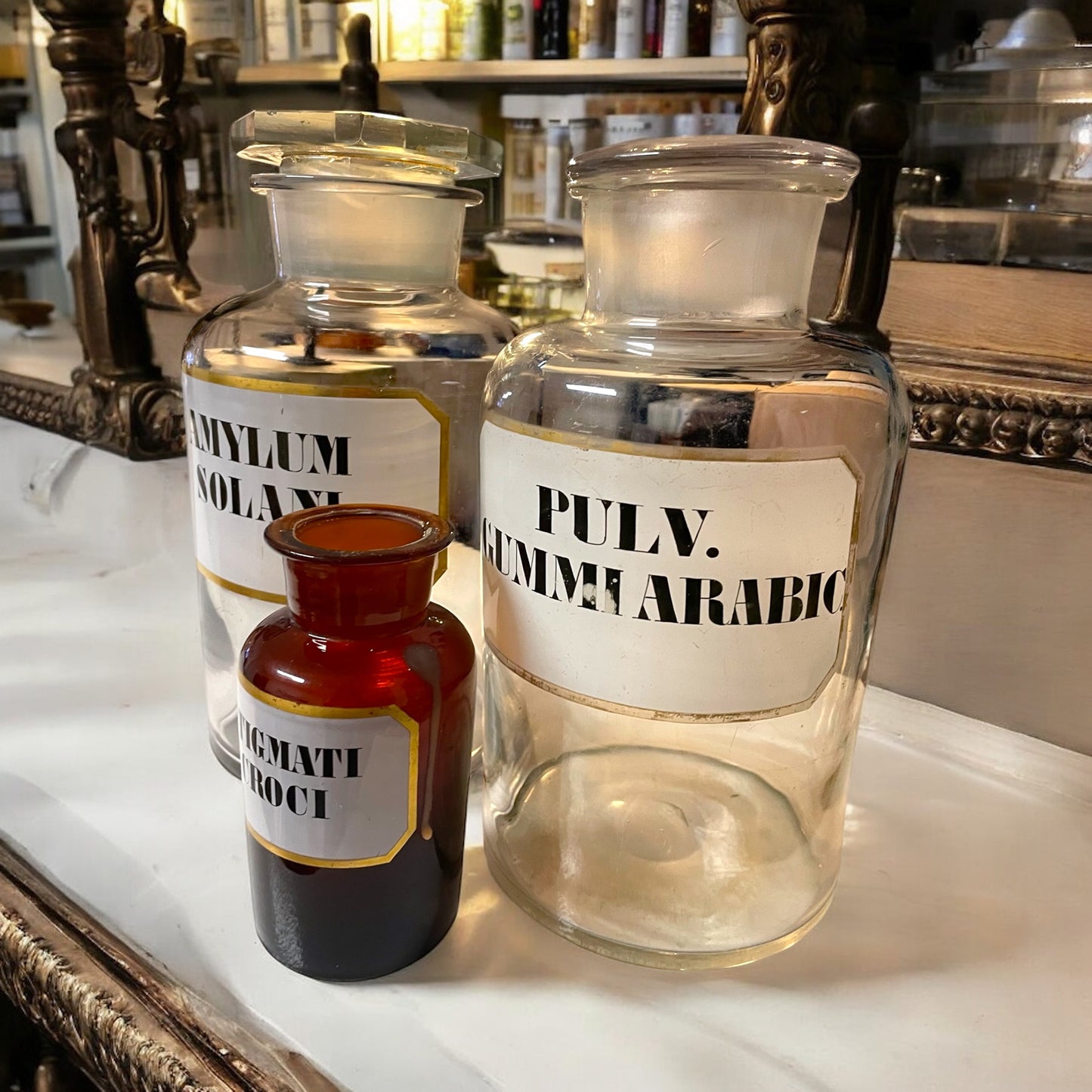 Tris antichi vasi da Farmacia, primo novecento da laboratorio