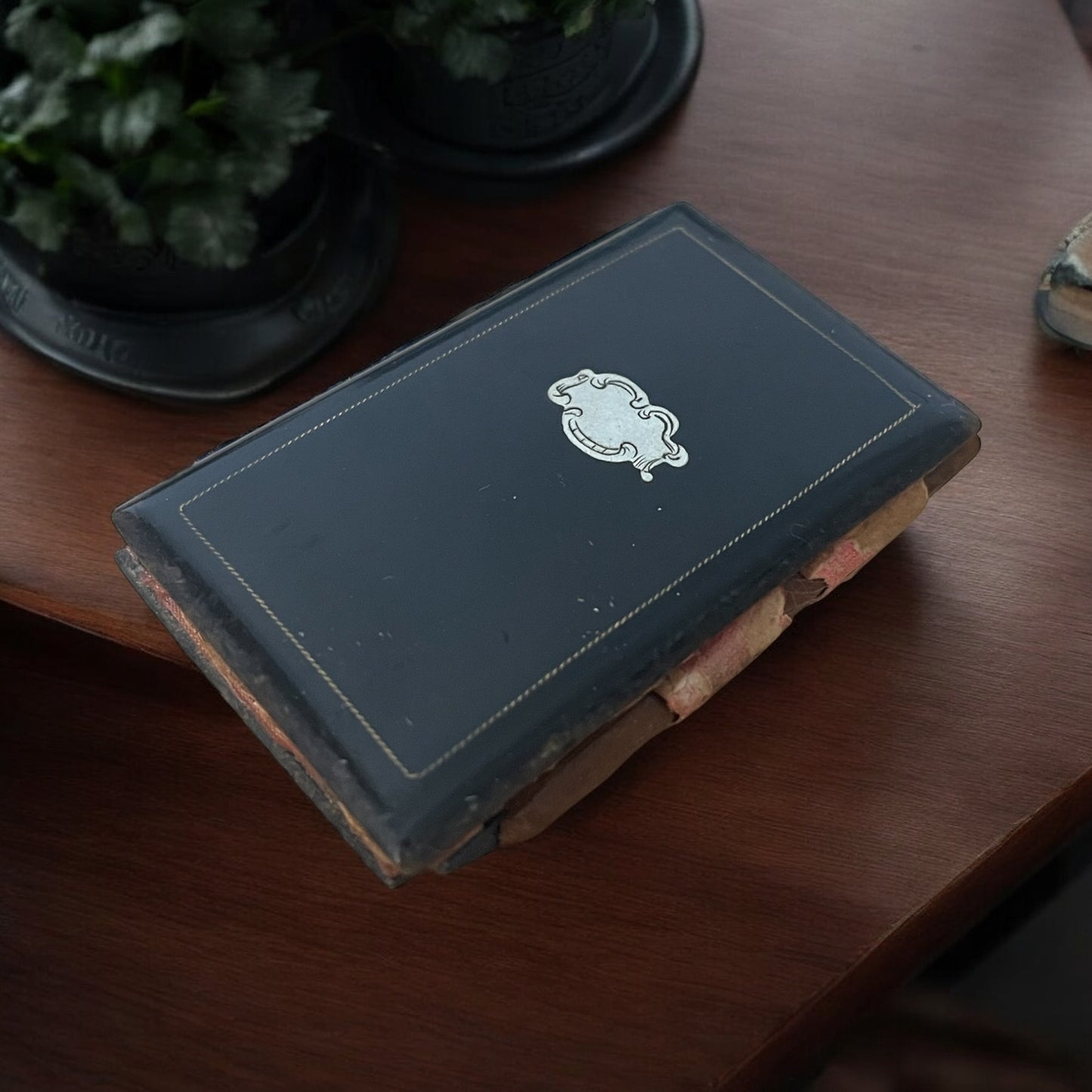 Carnet de bal fine ‘800, con scudo d’argento per iniziali, da chatelaine