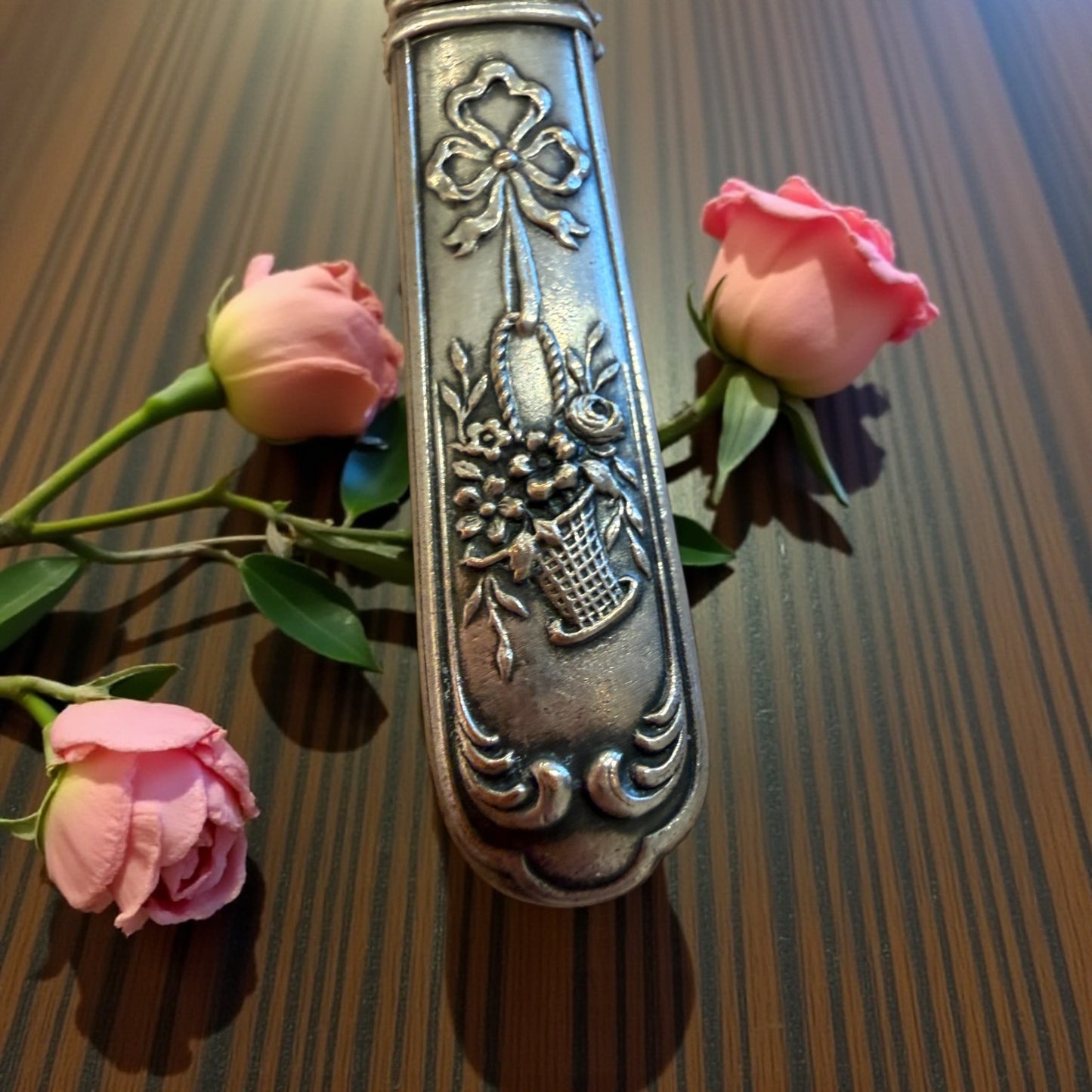 Porta aghi in argento testato fine ‘800 primo ‘900, decorazione Liberty