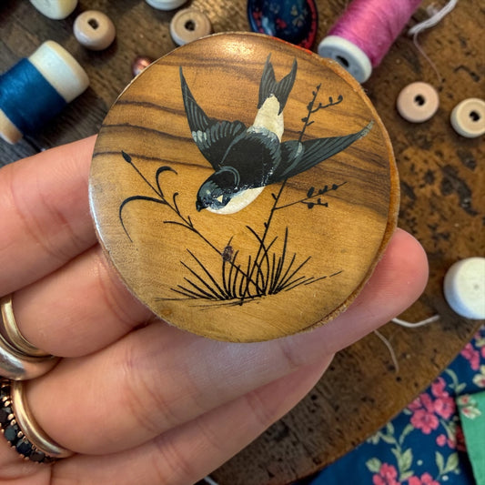 Antico pin cushion punta spilli in legno con rondine