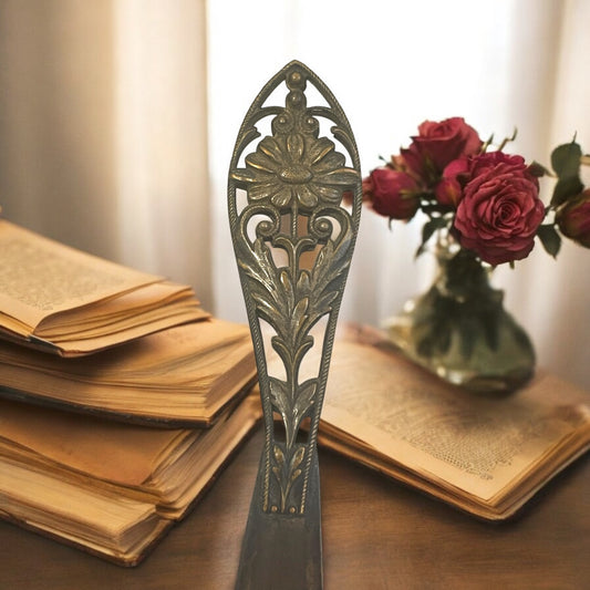 Antico segnalibro ferma pagine Art Nouveau con monogramma di Lourdes, primissimo 900.