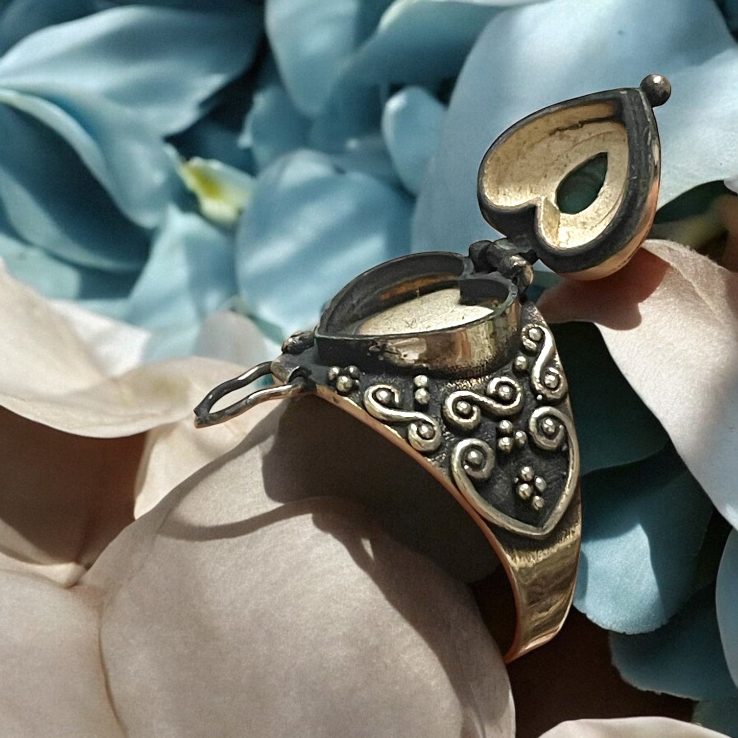 Anello in argento 925 porta veleno con turchese