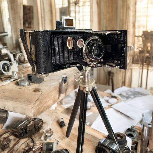 Set anni ‘30 da studio fotografico - macchina, cavalletto, custodia