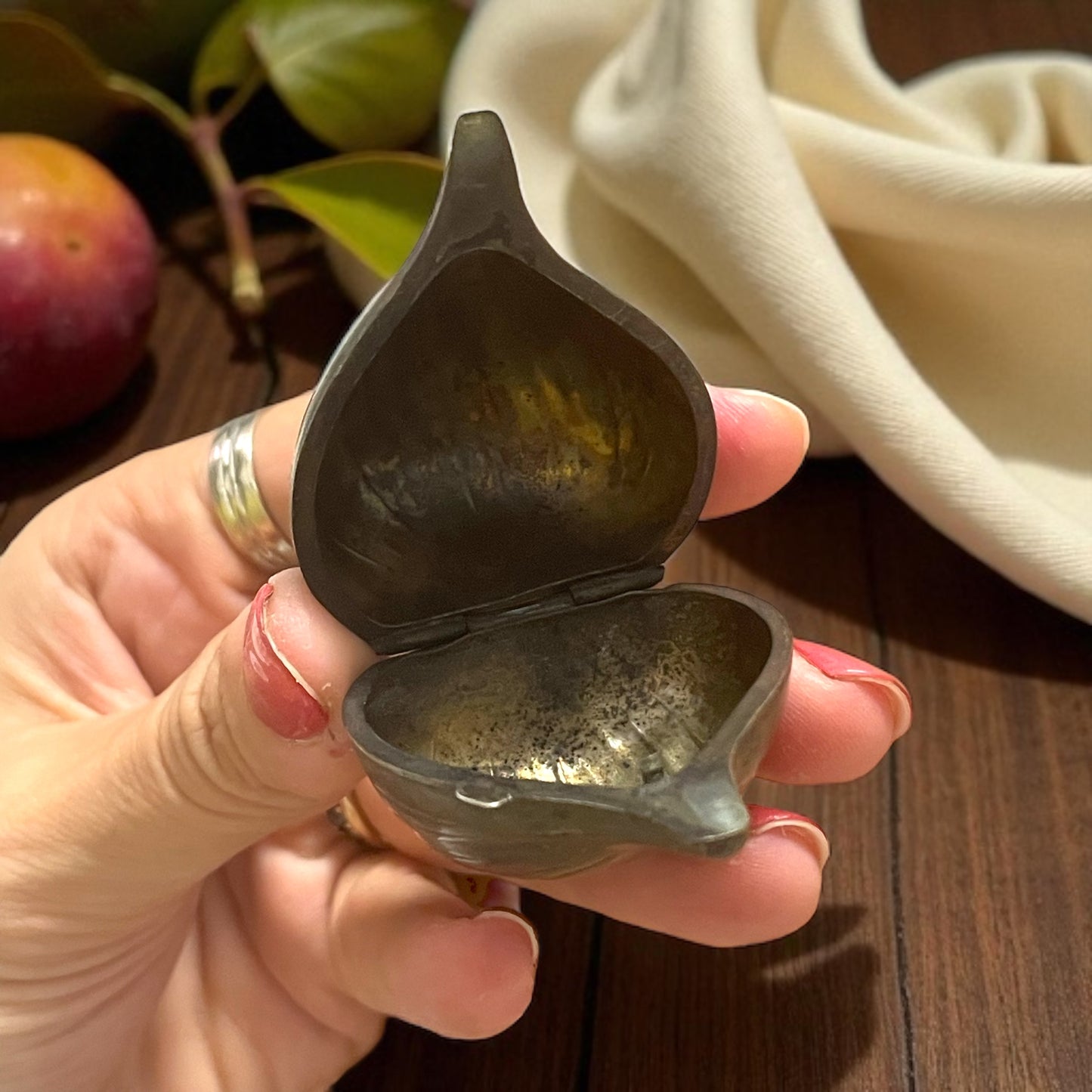 Snuff box in argento, tabacchiera da fiuto a guisa di fico