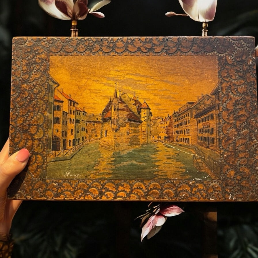 Scatola scrigno porta oggetti e gioie con dipinto Annecy, anni ‘30 ca