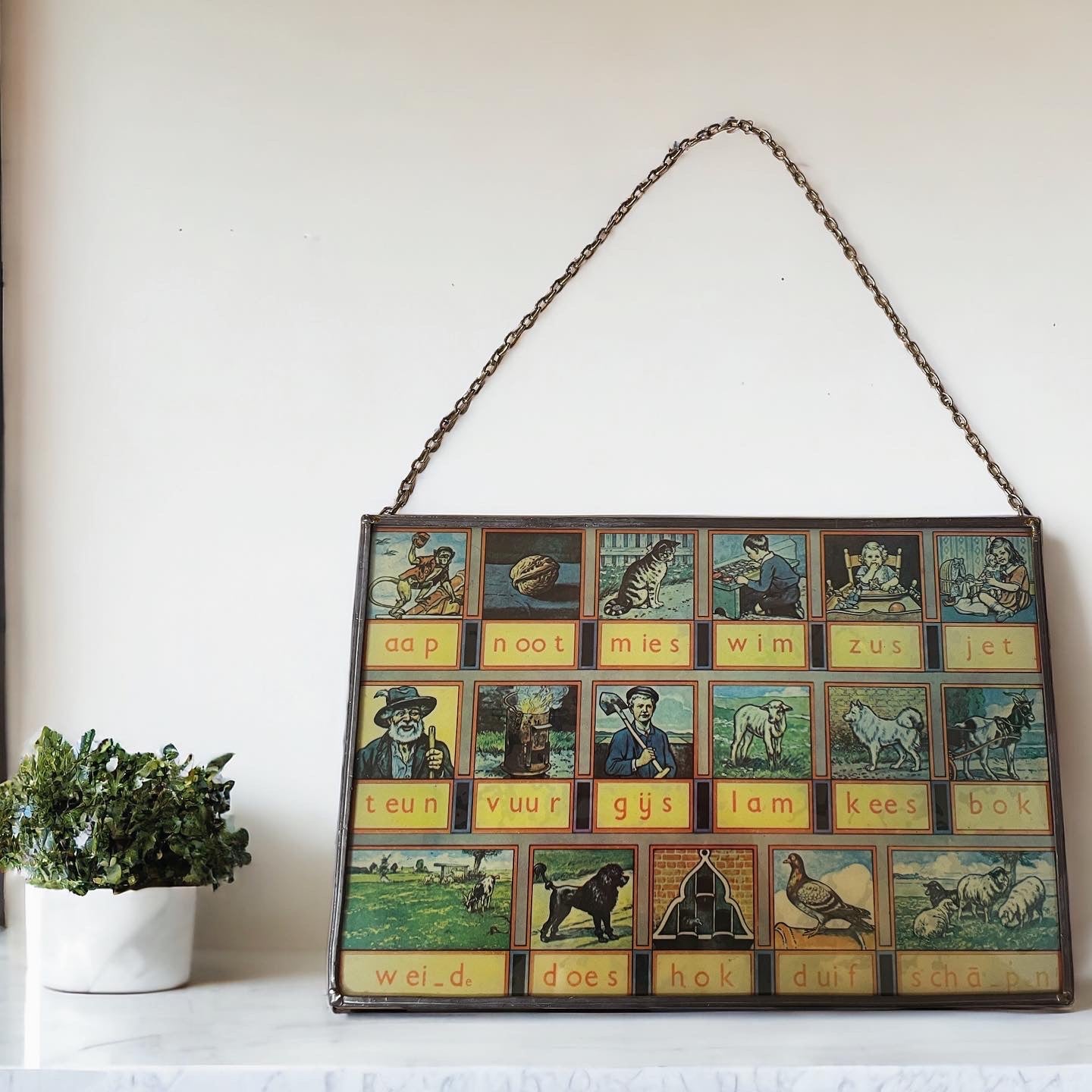 Alfabeto olandese quadro con catenella anni ‘40