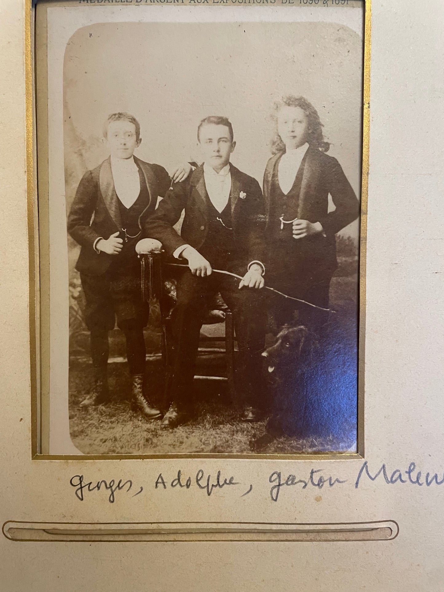 Album antico fine ‘800 con 19 ritratti della famiglia Melville