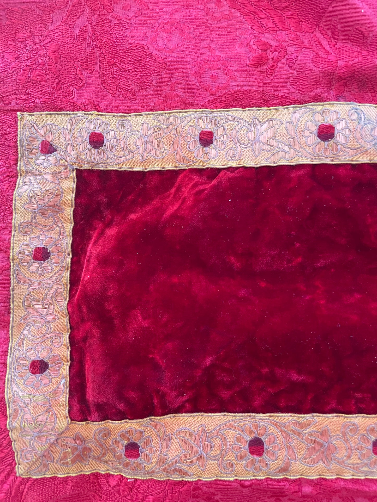 Antica pianeta seconda metà ‘800, paramento liturgico damascato
