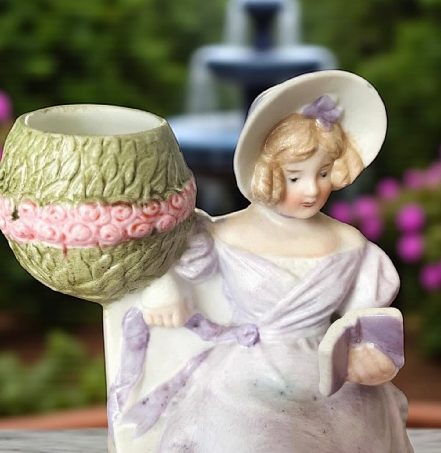 Coppia bouqueteries dame in biscuit smaltato ca anni ‘50
