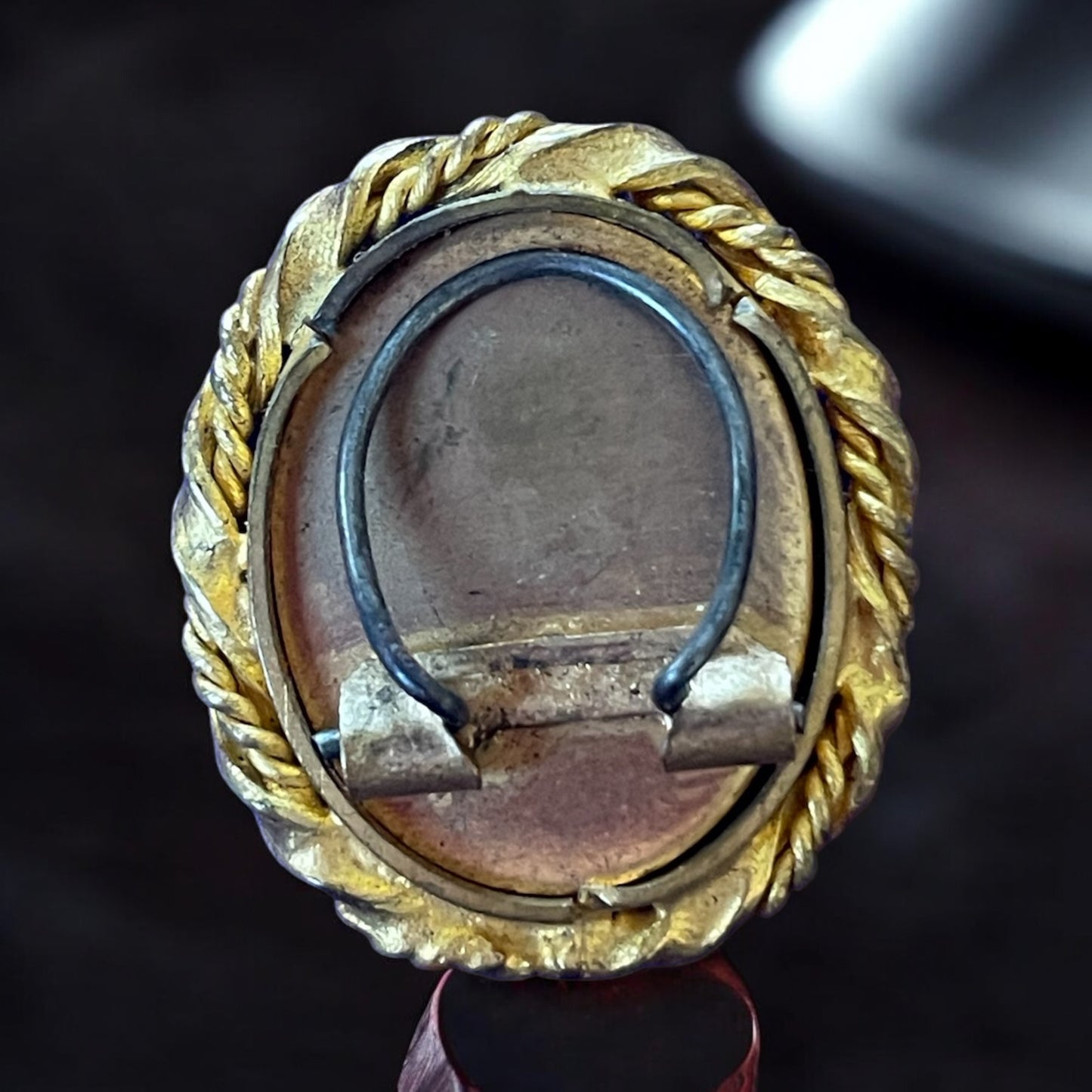 Fermaglio foulard anni 50, gioiello dipinto in miniatura