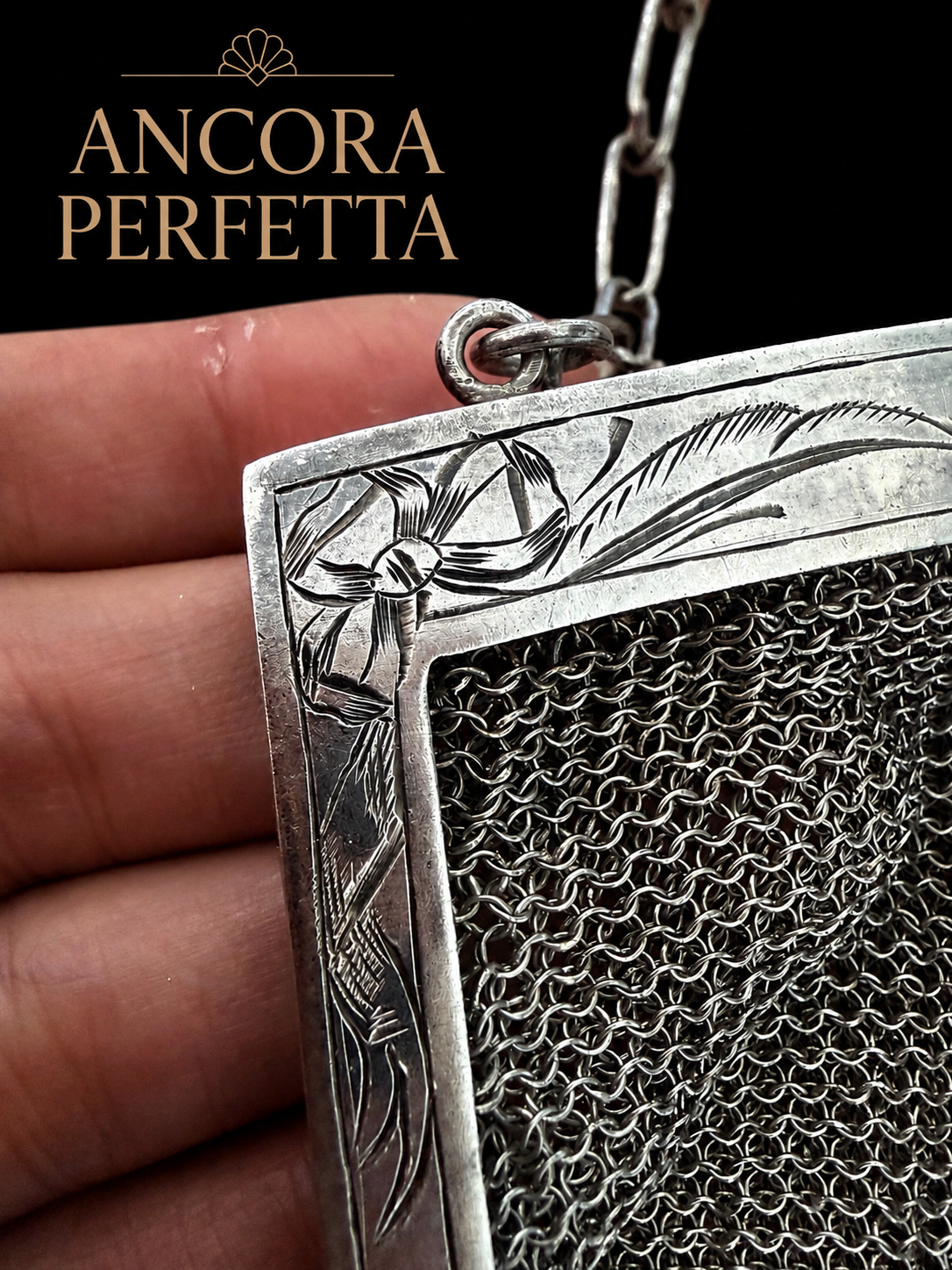 Antica e splendida borsa da sera in maglia anni ‘20 con montatura lavorata e placcata argento