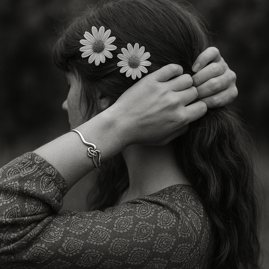 Bracciale rigido regolabile in argento francese, fine anni ‘60