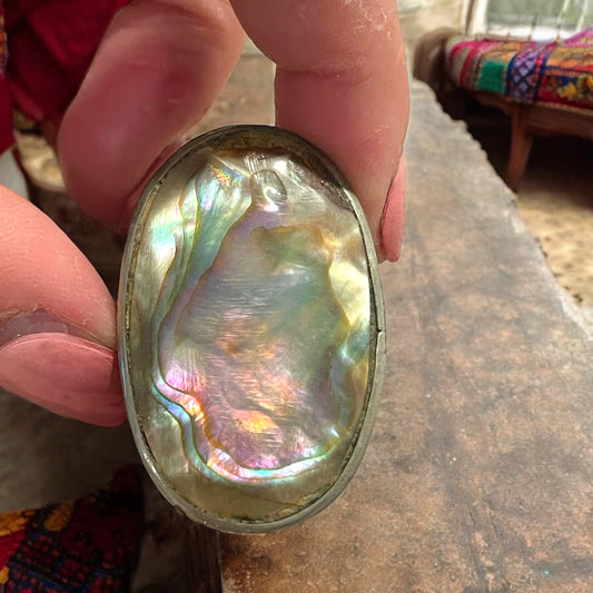 Porta foglie essicate da chatelaine sudamericana, anni 40 ca, alpacca e madreperla