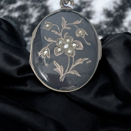 Medaglione da lutto vittoriano, con vano interno e nodo di capelli, argento e microperle