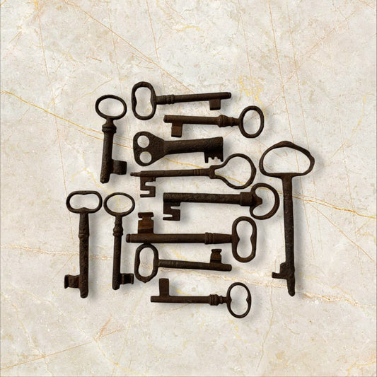Lotto 13 chiavi antiche XIX secolo