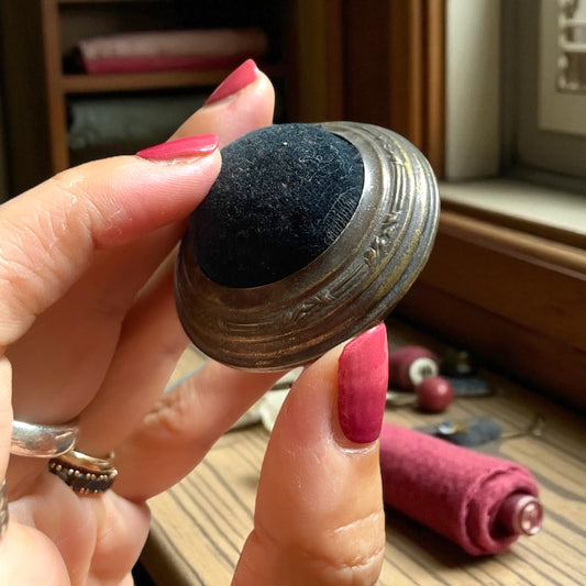 Puntaspilli in argento e velluto, stile liberty ca anni ‘20