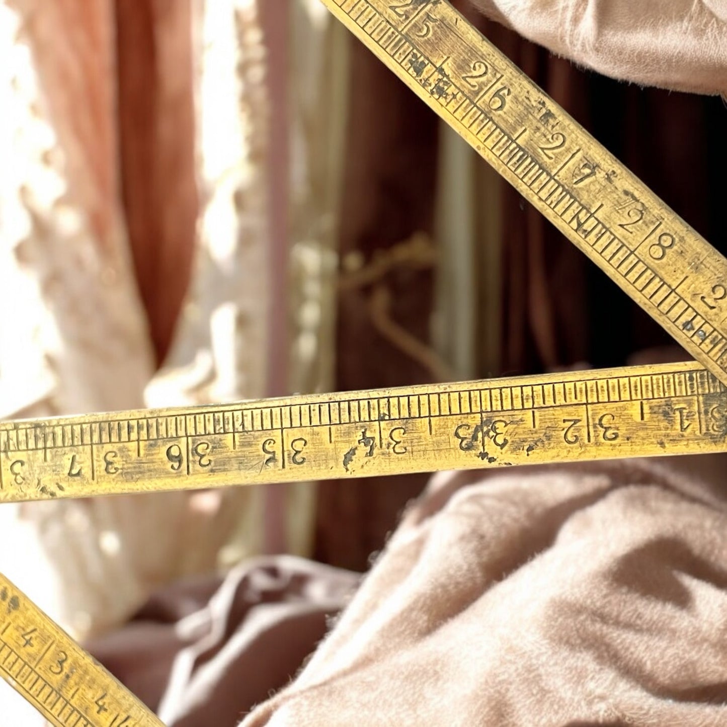 Metro pieghevole in ottone dorato anni ‘30