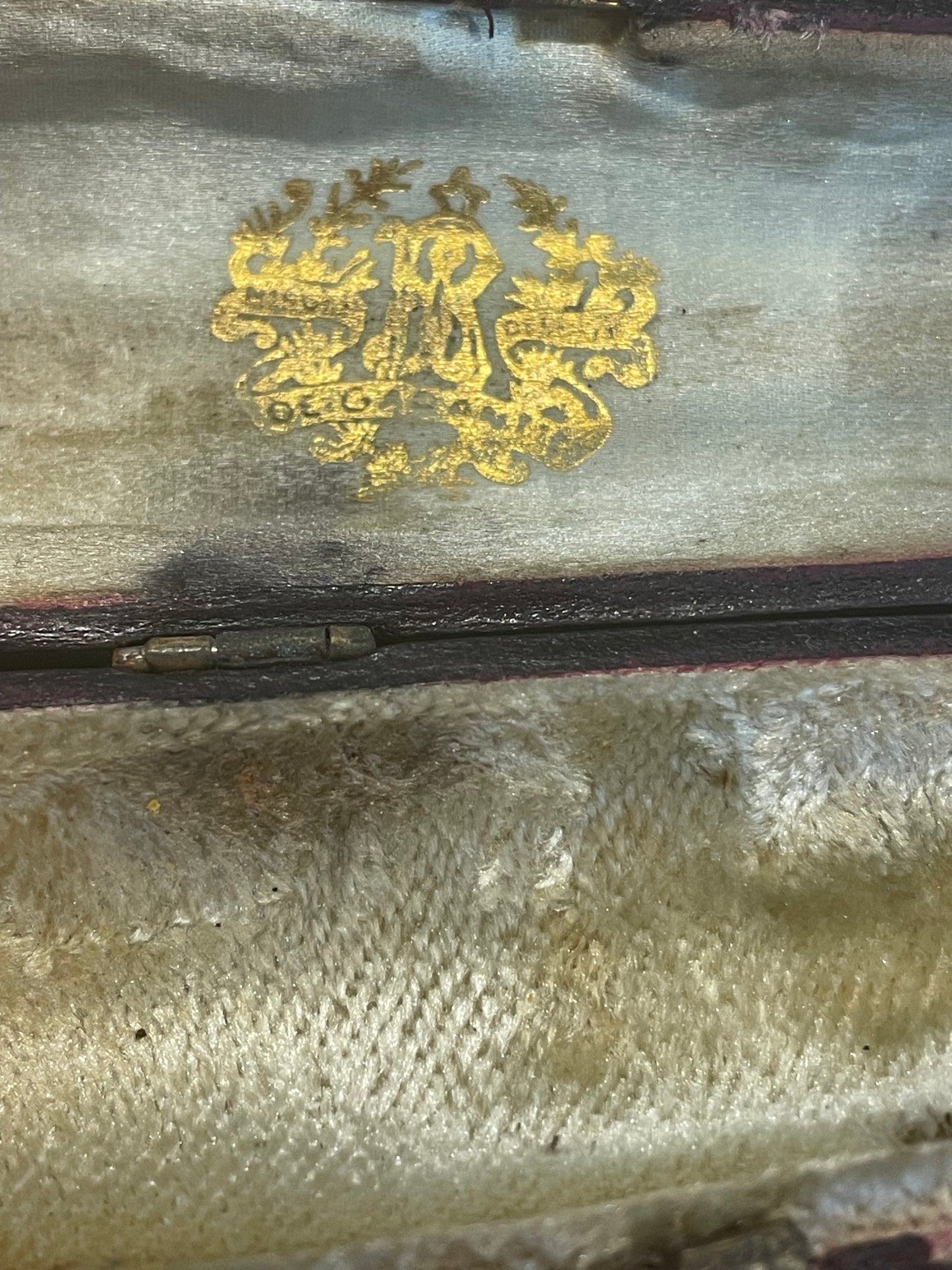 Antico bocchino da sigaro, bachelite marmorizzata, con custodia d’epoca