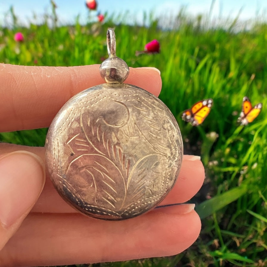Pendente in argento, porta profumo
