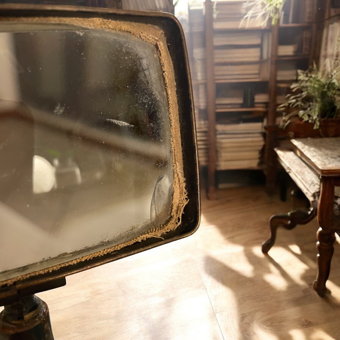 Antica lente di ingrandimento vittoriana da studio con impugnatura lavorata