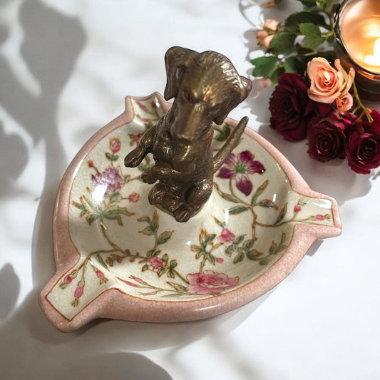 Posaceneri ceramica floreale con cagnolino in bronzo, XX secolo