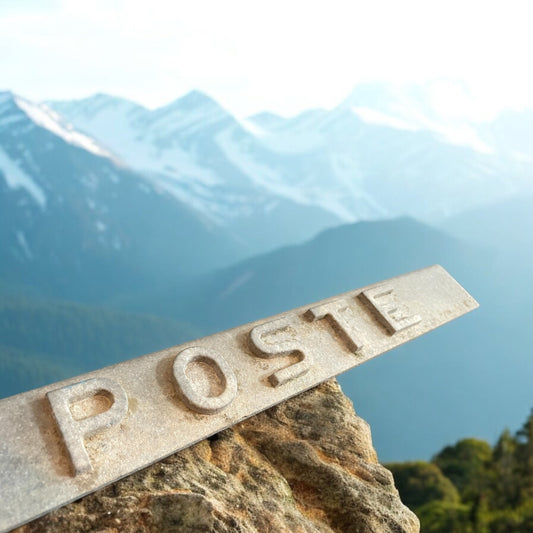 Targa da cassetta murale del Ventennio, “Poste” 37 cm