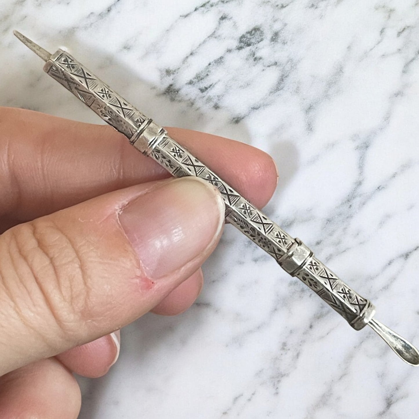 Antico stuzzicadenti retrattile e cure oreilles, argento, epoca vittoriana