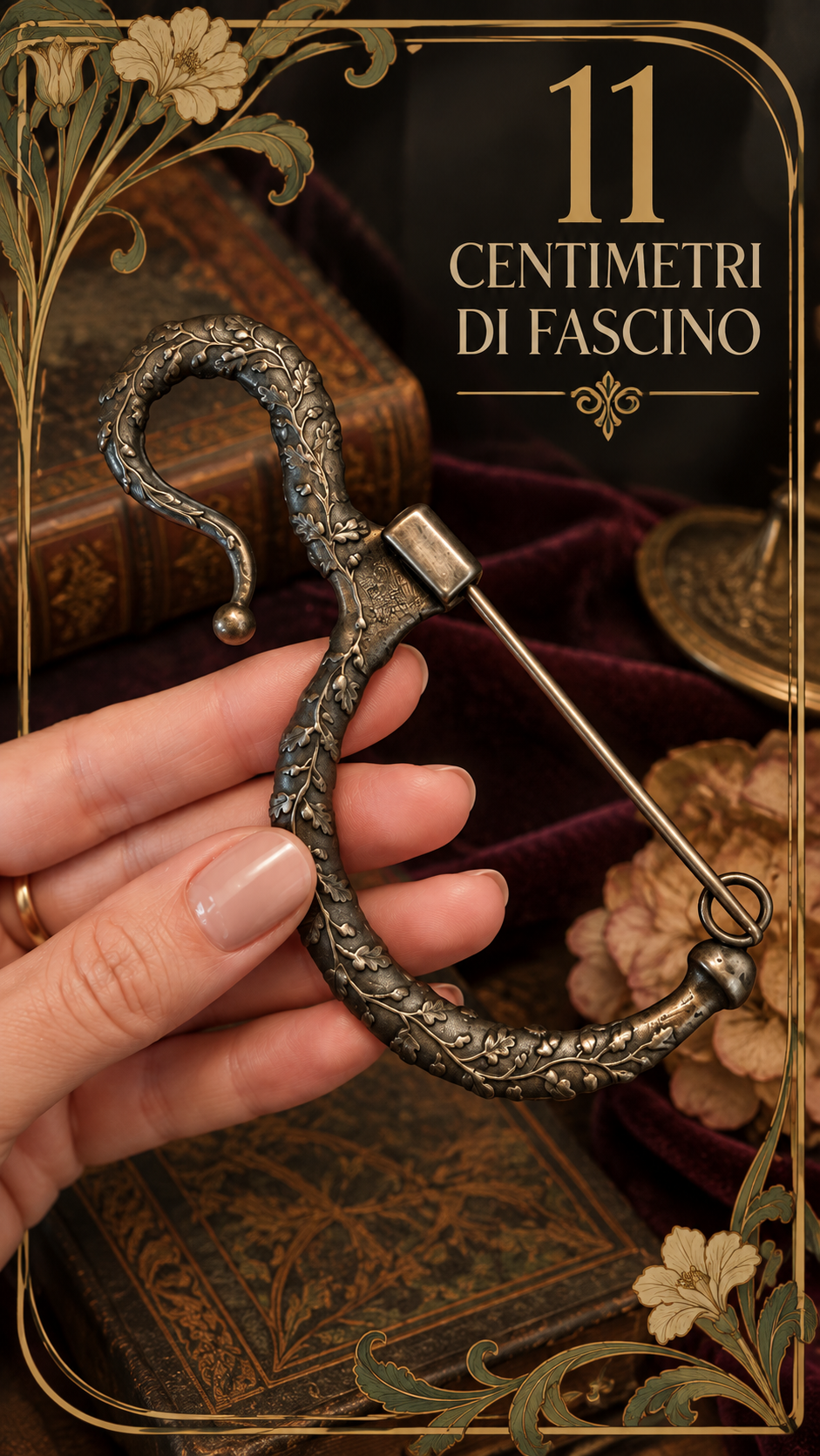 Grande fibula decorata con ghiande e foglie di quercia, 11 cm primi decenni del ‘900