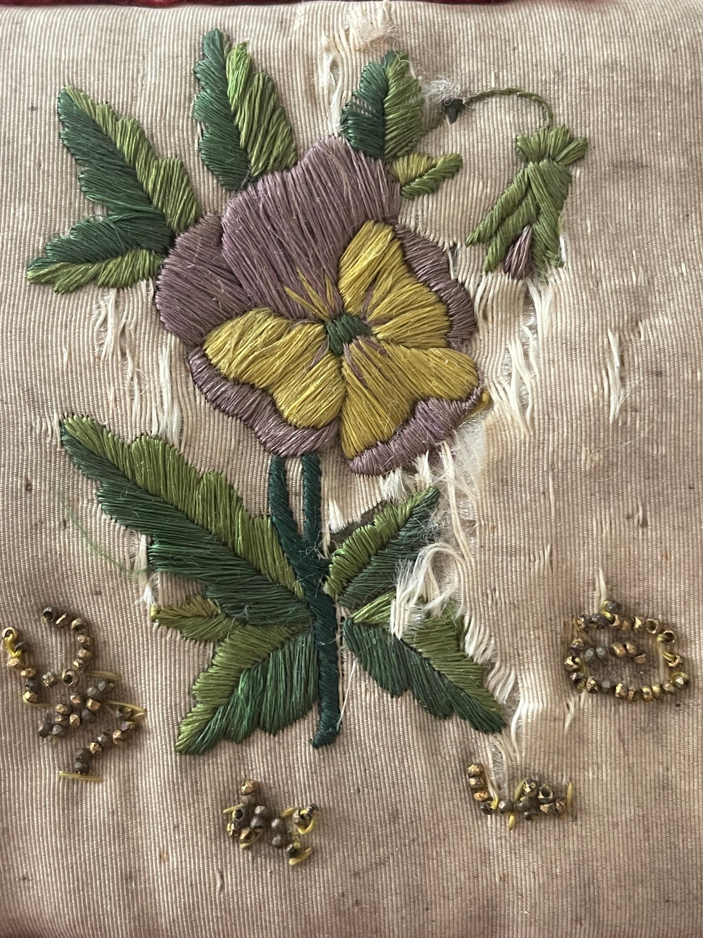 Punta spilli antico con viola del pensiero, fine ‘800