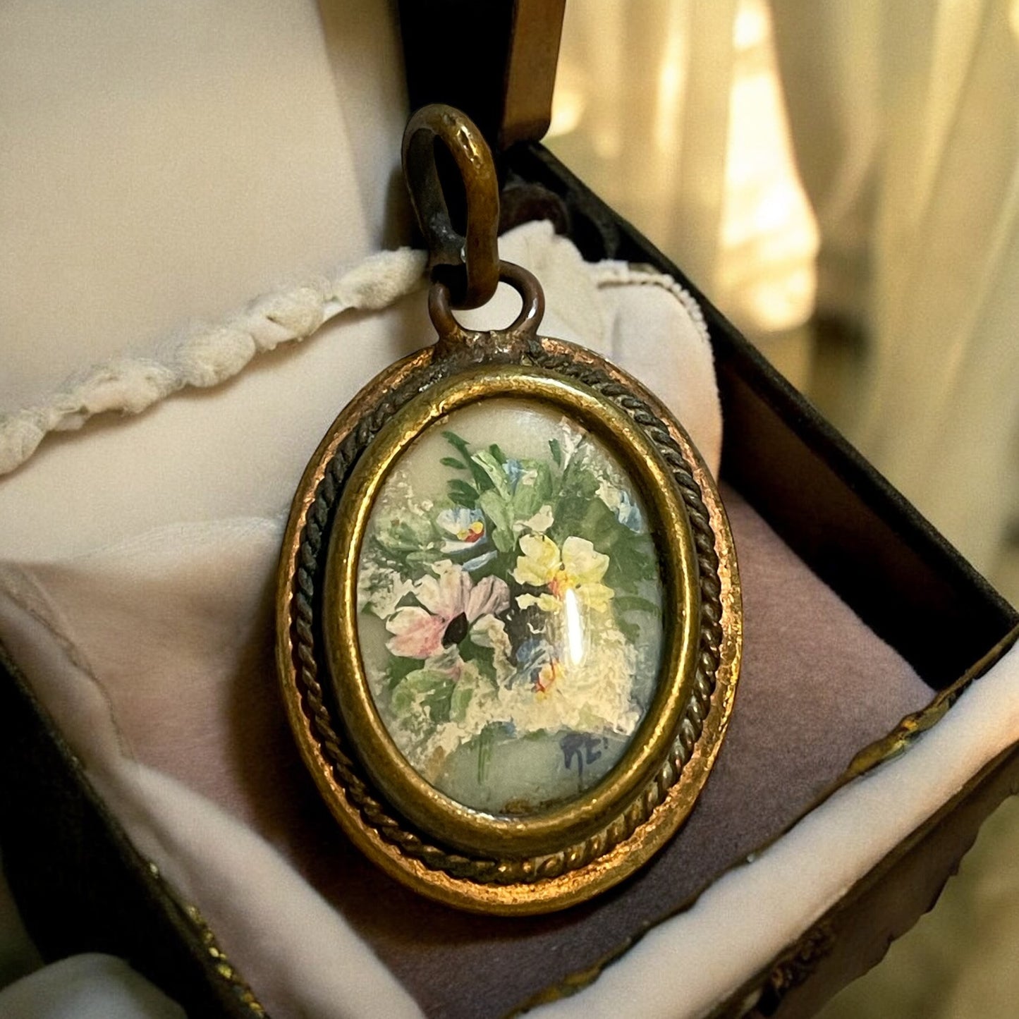 Medaglione con miniatura floreale art Nouveau primo ‘900