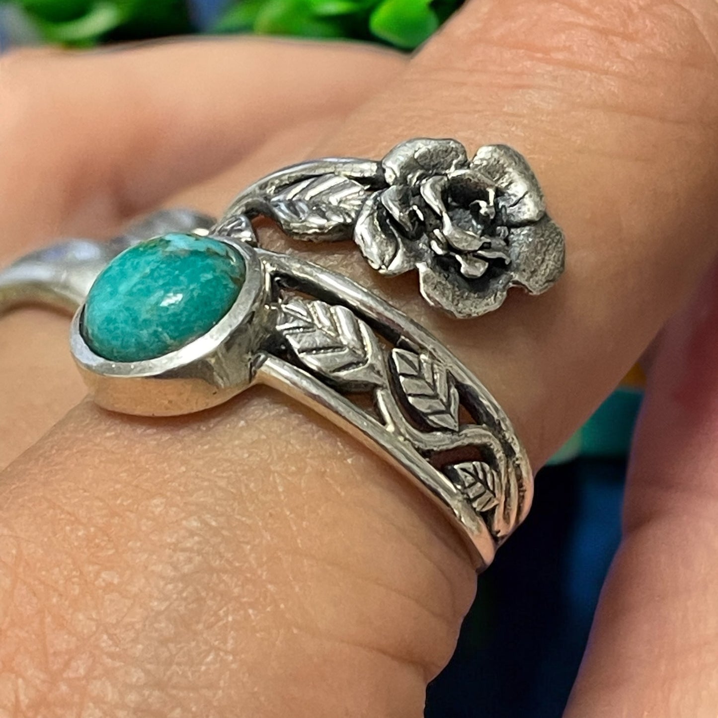Anello vintage in condizioni nuove, argento 925 e turchese con rosa