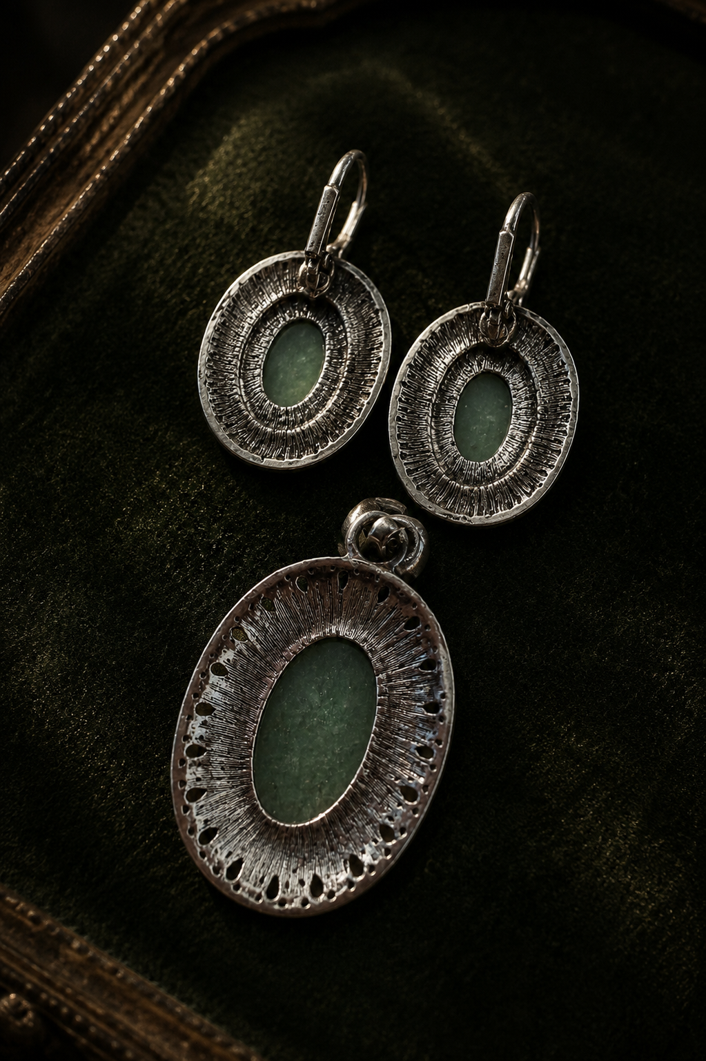 Parure orecchini e ciondolo pendente con avventurina verde