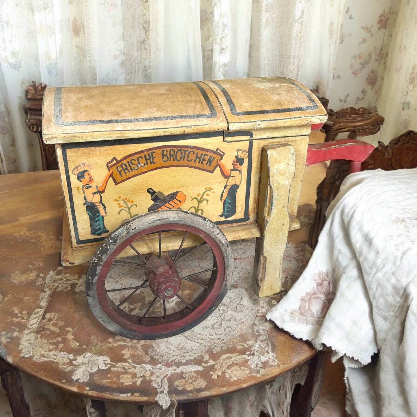 Carretto giocattolo per panini freschi, legno dipinto, grande modello anni ‘40