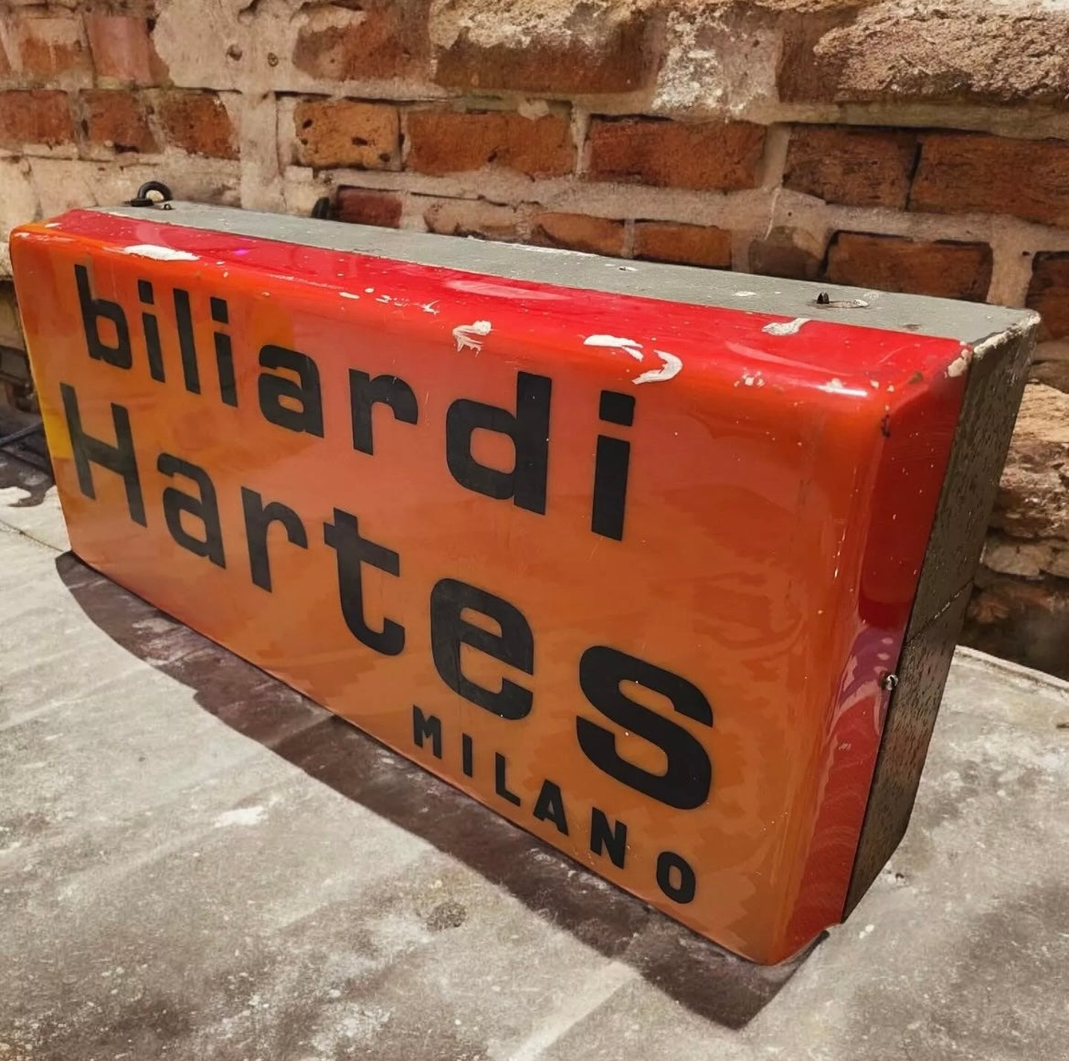 Insegna luminosa neon anni 60 biliardi Hartes Milano
