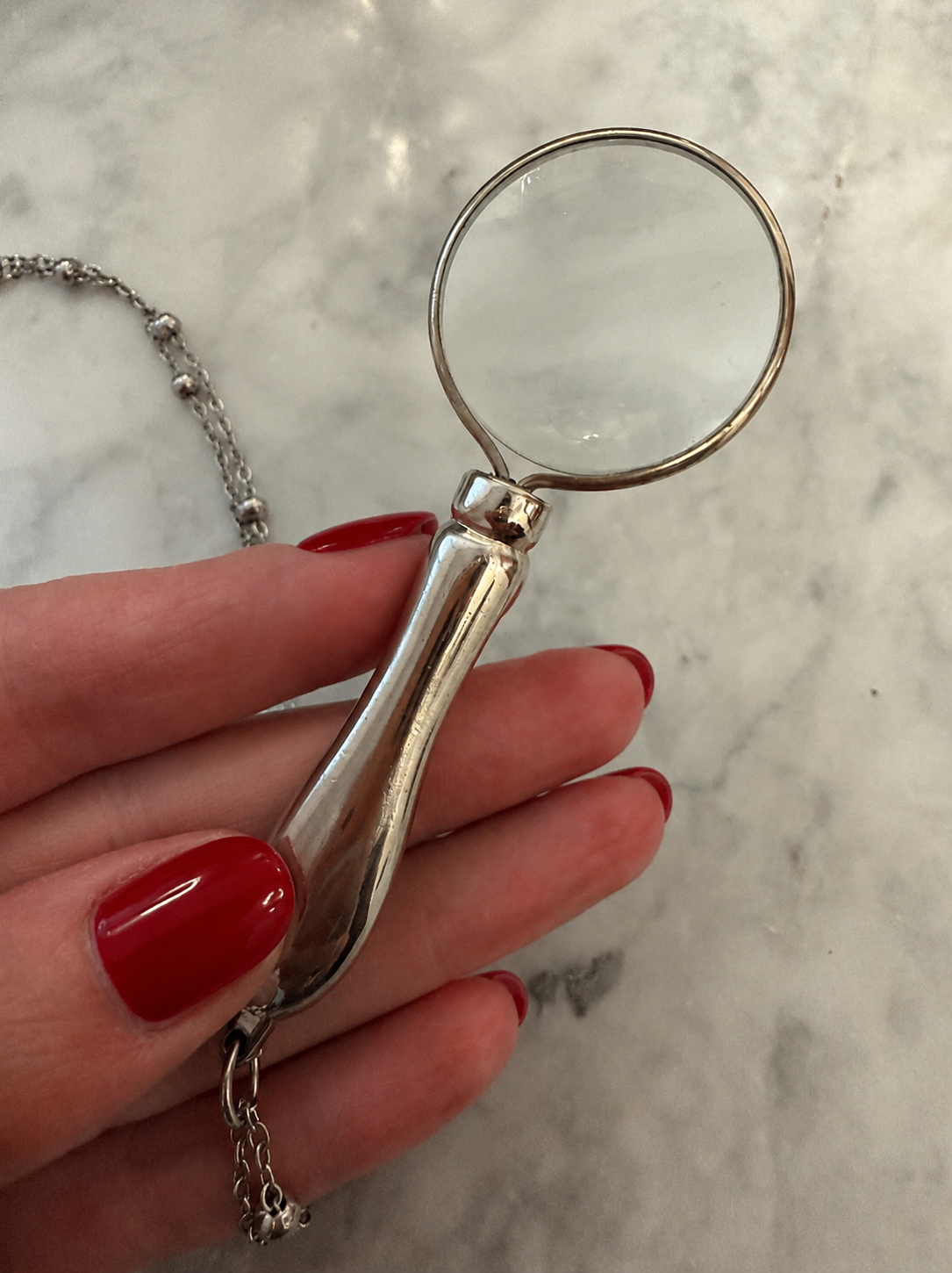 Lente da ricamatrice da chatelaine o collana con la sua catena lunga oltre 1 Mt