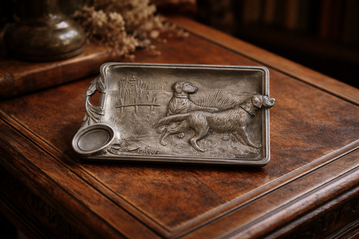 Svuota tasche posacenere d’epoca mid century con rilievo venatorio firmato