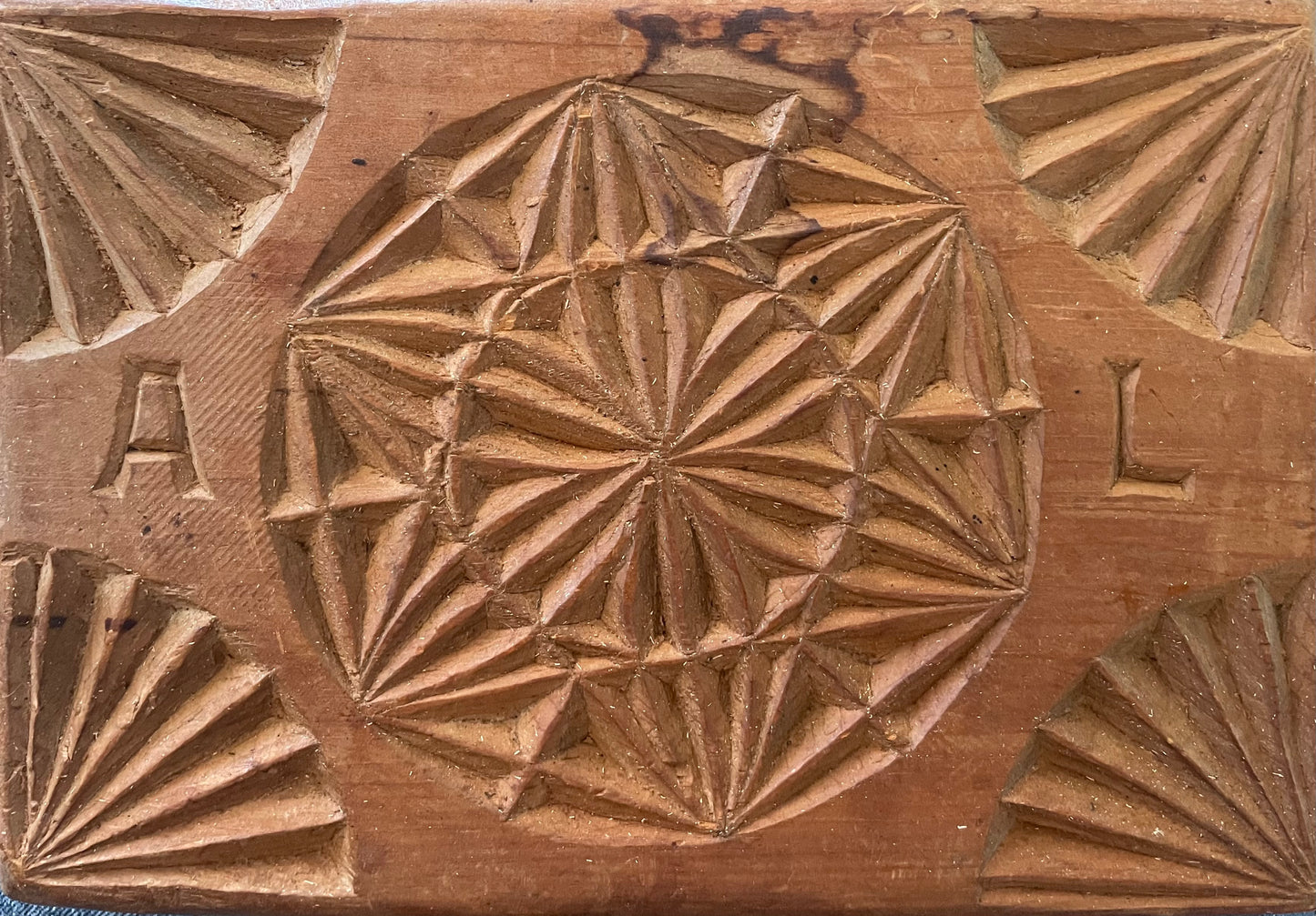Stampo per pane antico in legno, con iniziali, primo ‘900