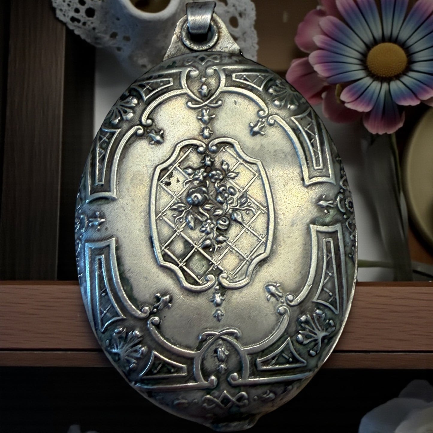 Pendente da Chatelaine specchio a scorrimento con decorazione bifacciale, placcato argento fine ‘800